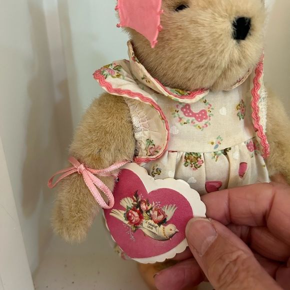 Muffy VanderBear Vintage Valentine Bear - Picture 3 of 4